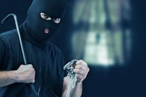 Nova pljačka u Francuskoj, ukradeni Roleks satovi