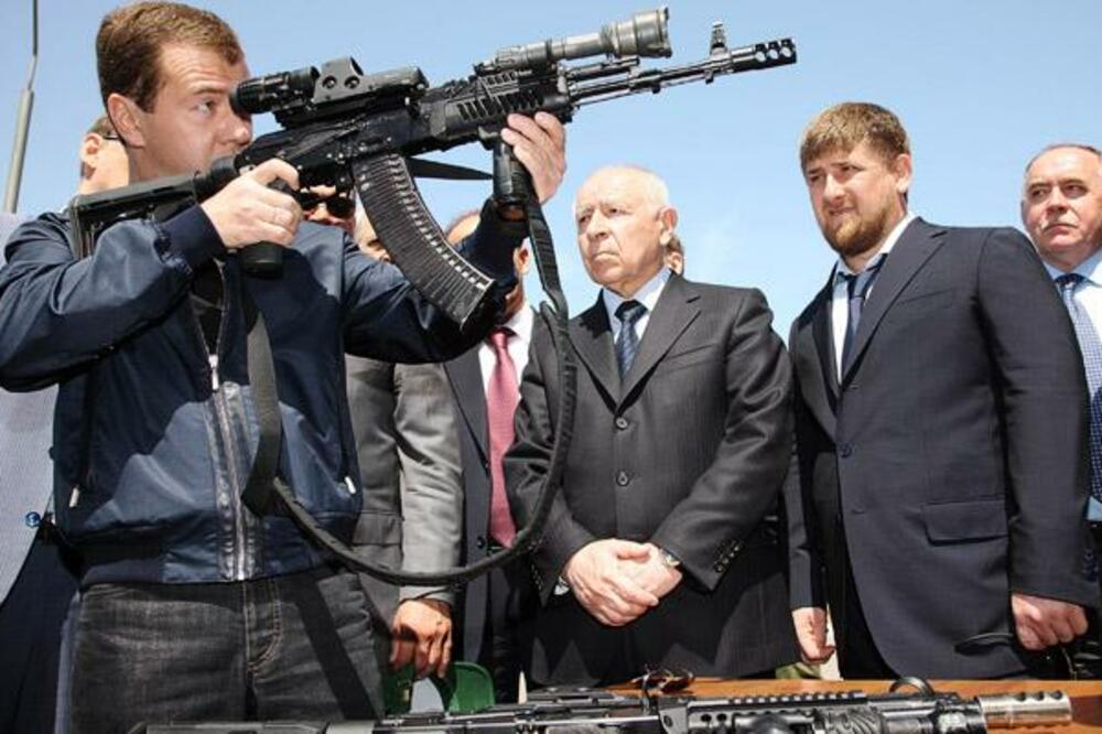 Medvedev s puškom, Foto: RT