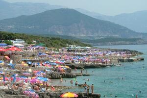 Oblačno, temperatura do 36 stepeni