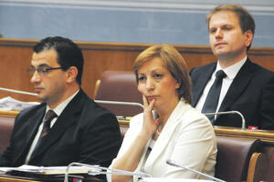 Pozitivna i SNP o  ulasku u Demokratski front: Bolje ćemo proći...