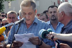 Nezadovoljni radnici na 4 sata blokirali glavnu kapiju i ulaz u KAP