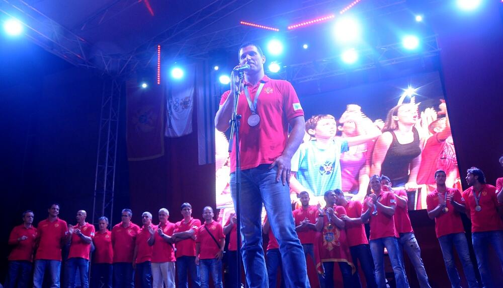 Doček vaterpolista, Nikola Janović