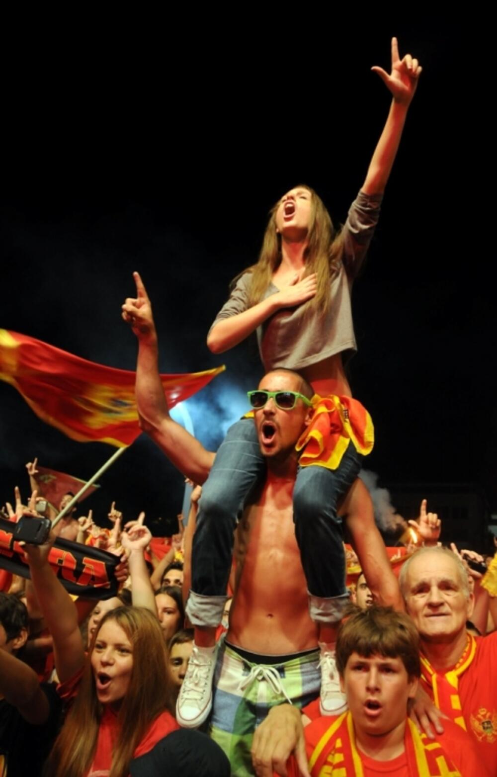 Navijači Crne Gore, doček