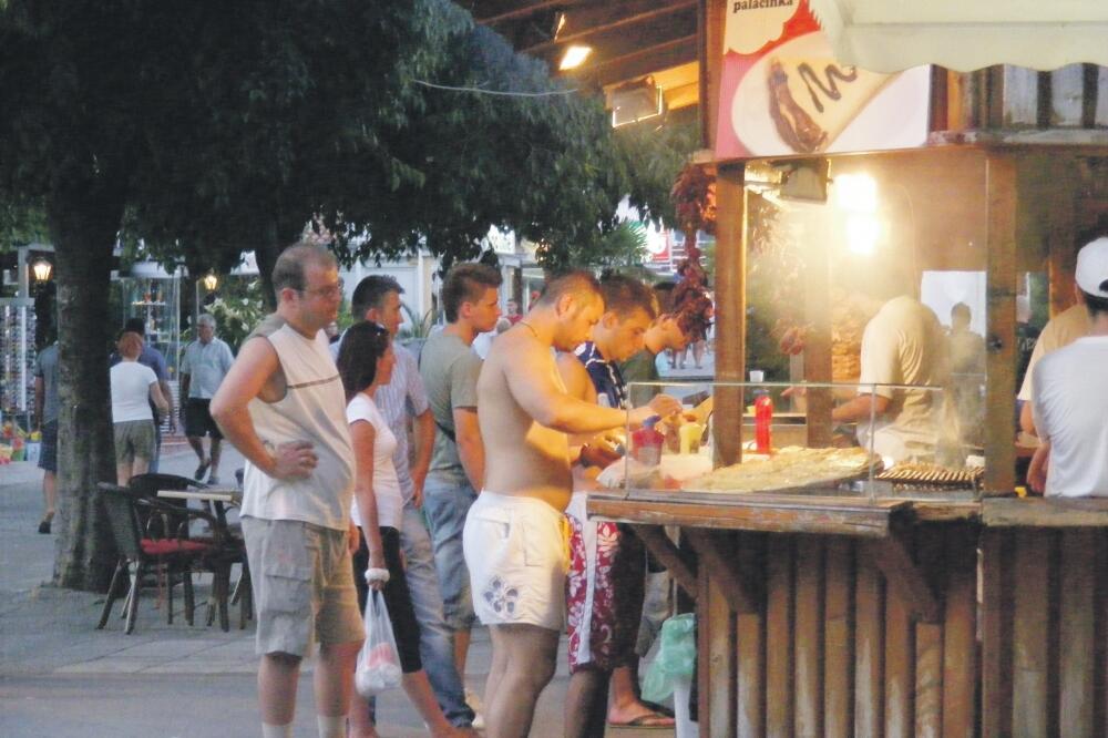 Budva brza hrana, Foto: Vuk Lajović