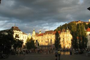 Slovenija: Kamate za kredite preduzećima među najvišima u eurozoni