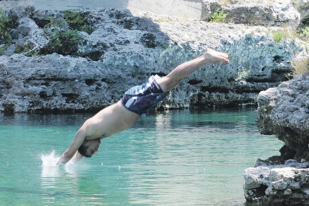 Osvježenje u Cijevni, Foto: Luka Zeković