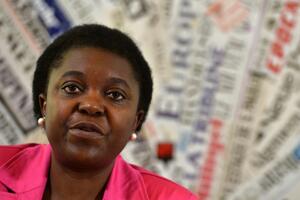 Italijanska ministarka gađana bananom