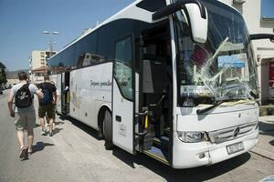 Hooligans in Budva also stoned a Split bus on the day of the Pride Parade