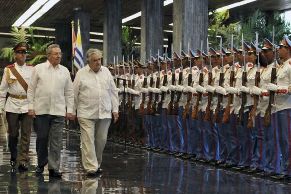 Raul Kastro i Hose Mujica, Foto: Beta/AP