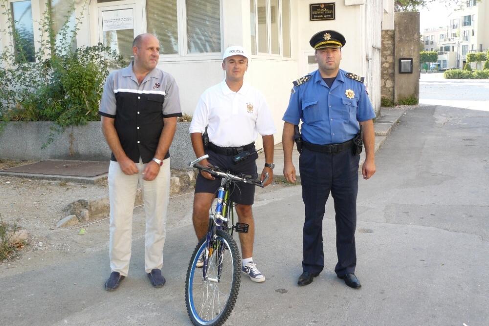 Biciklistička patrola u Tivtu, Foto: Siniša Luković