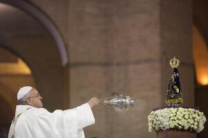 Papa Franjo: Mlade uputiti ka pravim vrijednostima