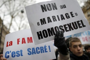 Francuska vlada rasformirala dvije desničarske grupe