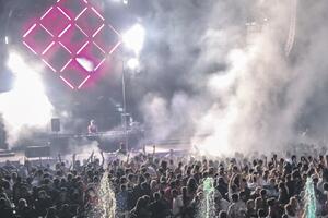 Sjajna atmosfera: Deniz Koyu i Danny Avila nastupili u Budvi