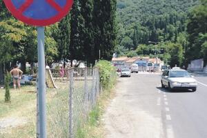 Tivćanima zabranjeno parkiranje u Lepetanima
