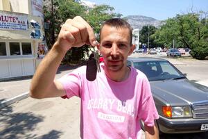 Nakon 20 godina života na ulici, barski beskućnik dobio krov nad...