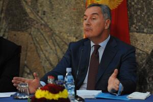 Ono što je dobro za državu, loše je za Đukanovića