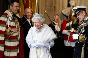 Velika Britanija: Kraljica aminovala istopolne brakove