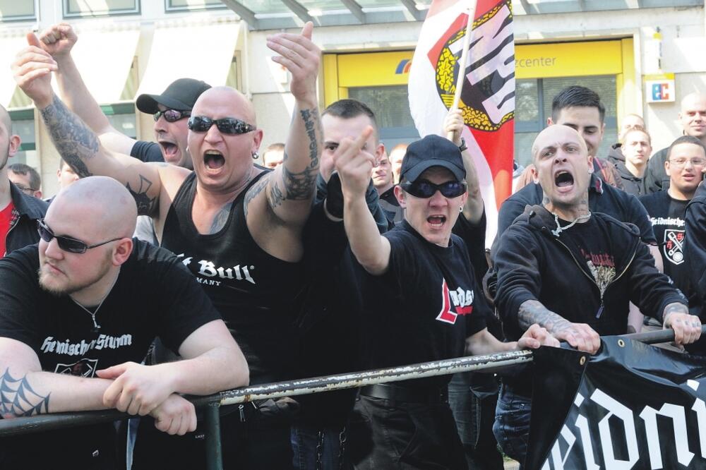 neonacisti, Foto: Endthelie.com