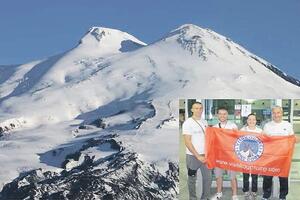 "Visokogorci Crne Crne" osvojili Elbrus za Dan državnosti