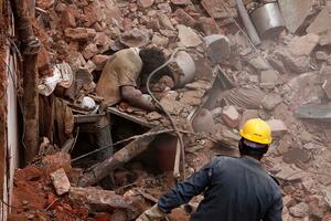 Indija: U rušenju hotela poginulo 17 ljudi