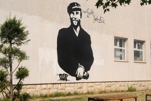 Položeno cvijeće na grob Ljuba Čupića