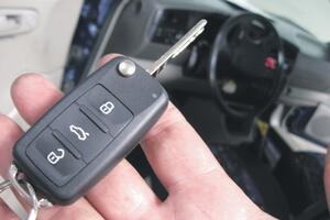 Podgoričanin osumnjičen da je ukrao auto ispred Čepuraka