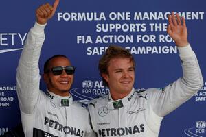 Hamiltonu pol poziciji u Silverstonu