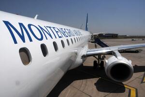 Avion Montenegro erlajnza tri sata bio blokiran u Londonu