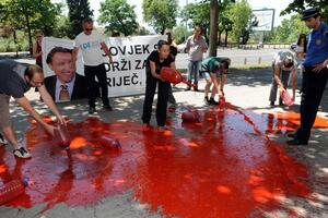 Pet sati sile i tišine