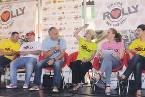Sve je spremno za koncert grupe Rolly