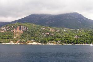 U moru u naselju Šušanj pronađena ručna bomba