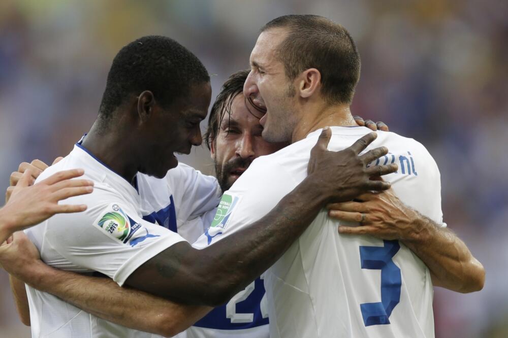Mario Baloteli, Andrea Pirlo i Đorđo Kjelini, Foto: Beta/AP