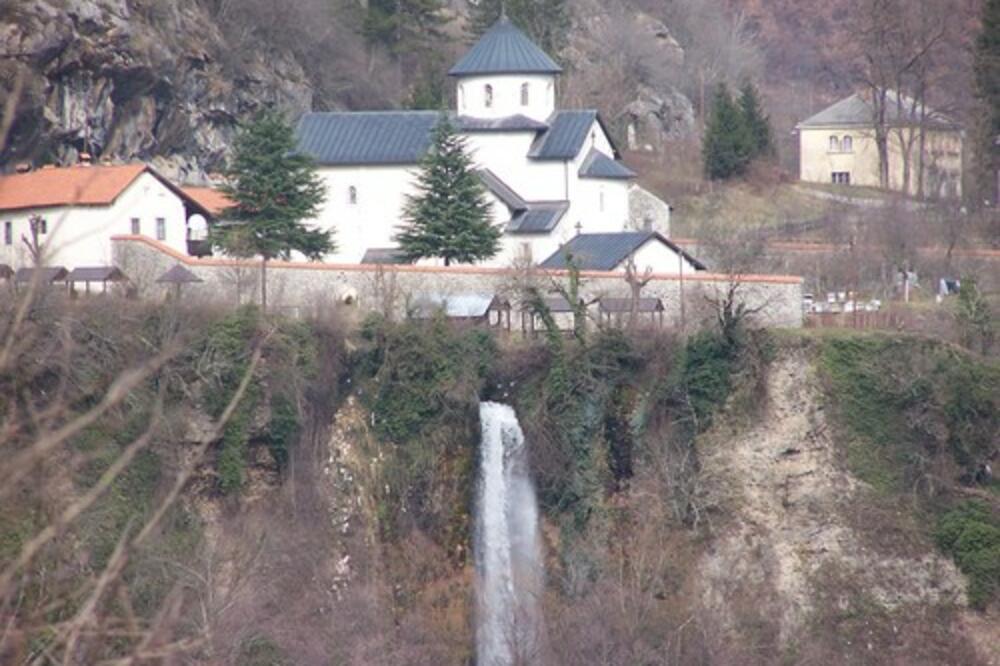 Manastir Morača, vodopad Svetigora, Foto: Panoramio.com