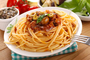 Brz i lagan ručak: Špagete sa maslinama