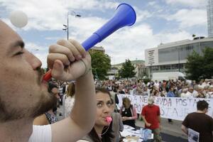 Brojni poznati iz Srbije podržali demonstrante u Sarajevu