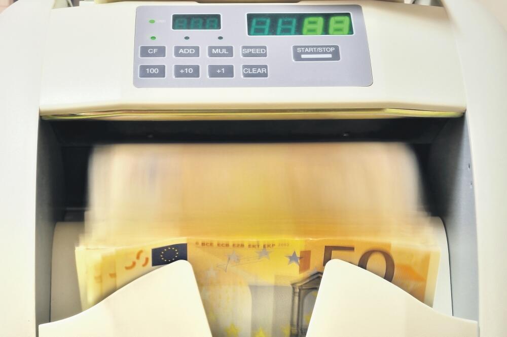 Novac, Kasa, PDV, Porez, Foto: Shutterstock