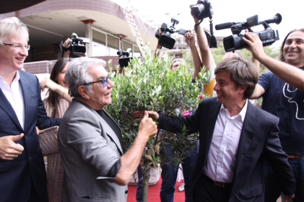 Roberto Kavali, Foto: Monterra