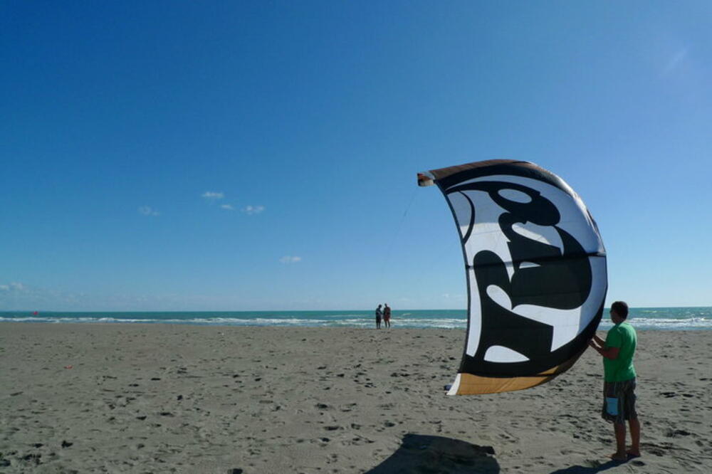 Kite surfing Ulcinj, Foto: Http://kitesurfclub.me