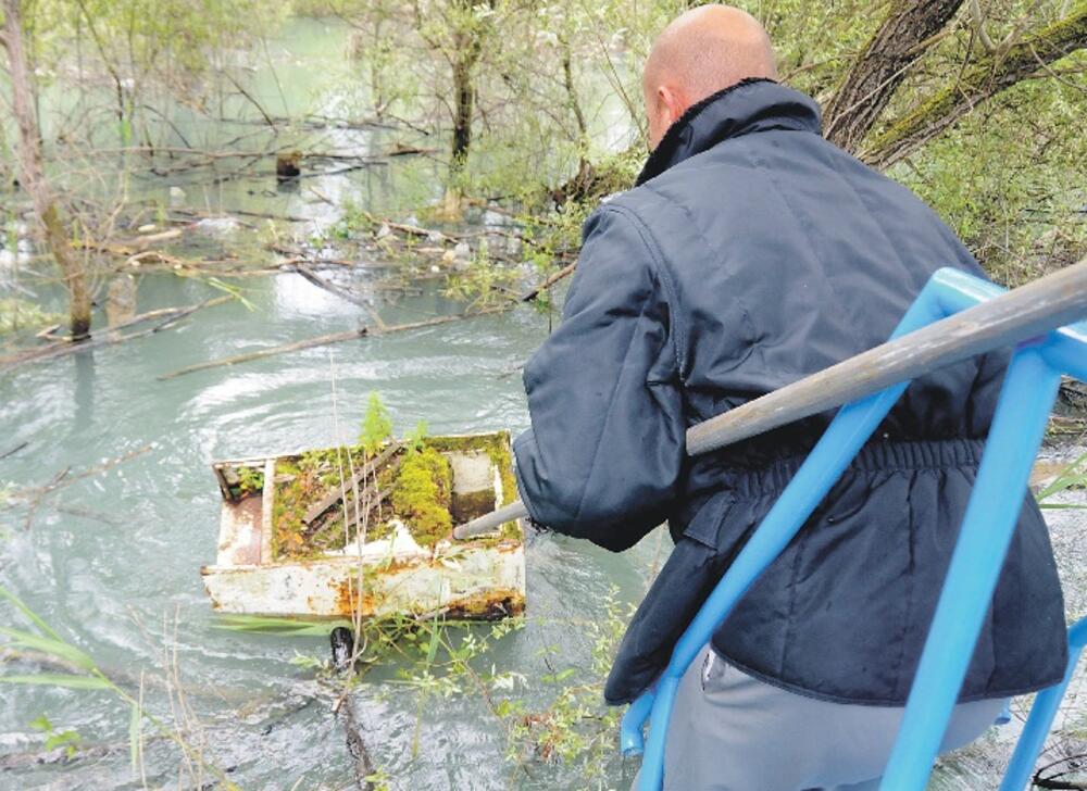 smeće, Skadarsko jezero