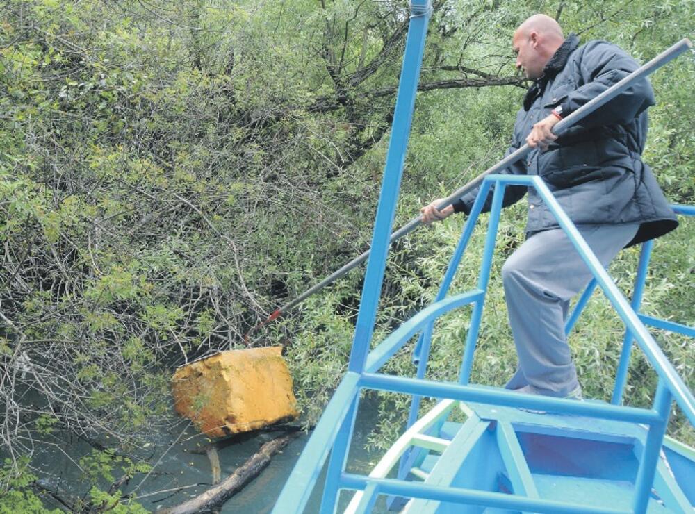 smeće, Skadarsko jezero