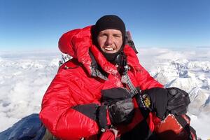 Meksikanac se popeo na Mont Everest s dvije strane u istoj sezoni