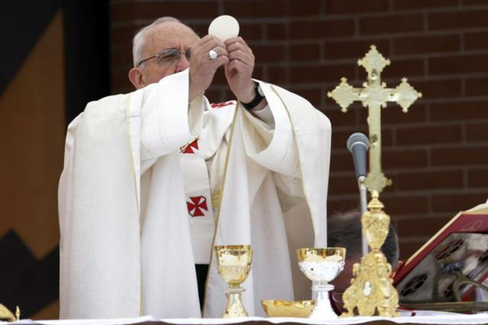 Papa Franjo, Foto: Beta/AP Photo/Andrew Medichini