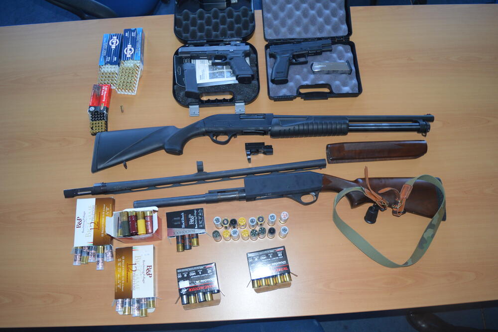 Oduzeto oružje na Cetinju, Foto: Uprava policije