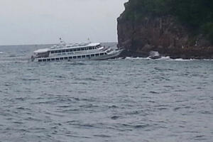 Tajland: Turisti spašeni sa trajekta koji je počeo da tone