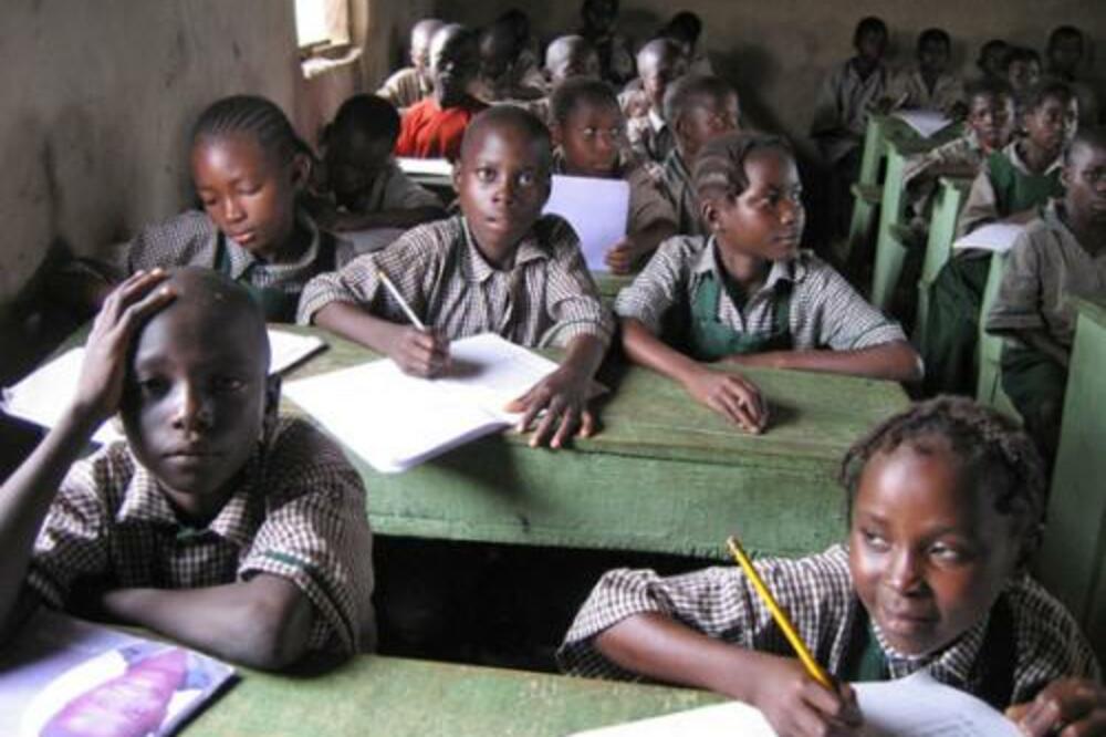 đaci u Africi, Foto: Whiteafrican.com