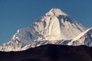 Nepal: Troje alpinista stradalo