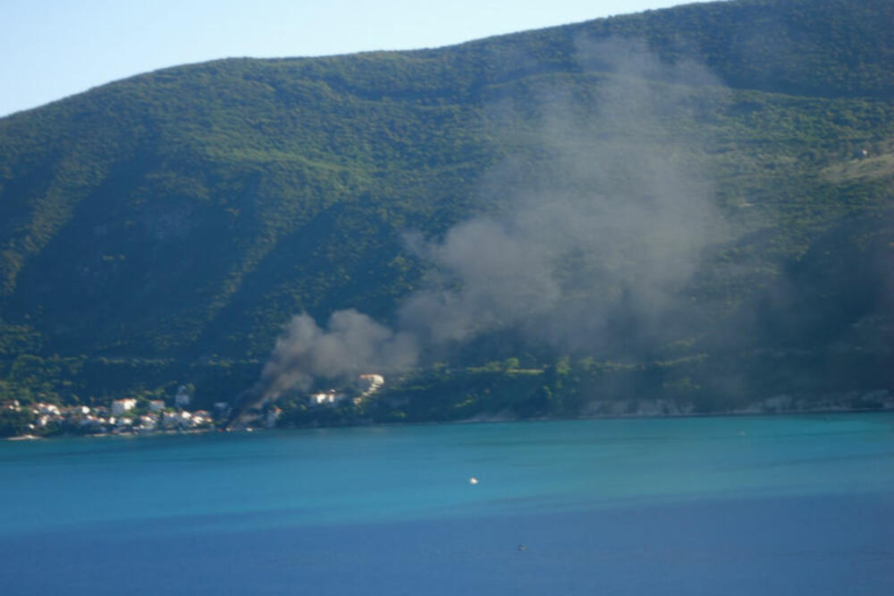 jahta opet gori, Foto: Čitalac reporter