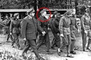 Objavljena fotografija Angele Merkel u uniformi Istočne Njemačke