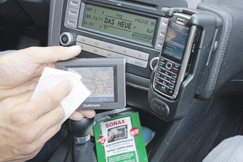 displej, automobil, Foto: Saša Marković