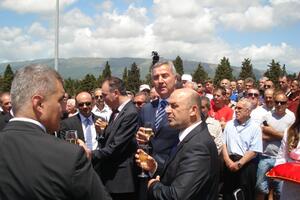 Đukanović otvorio most na Port Mileni